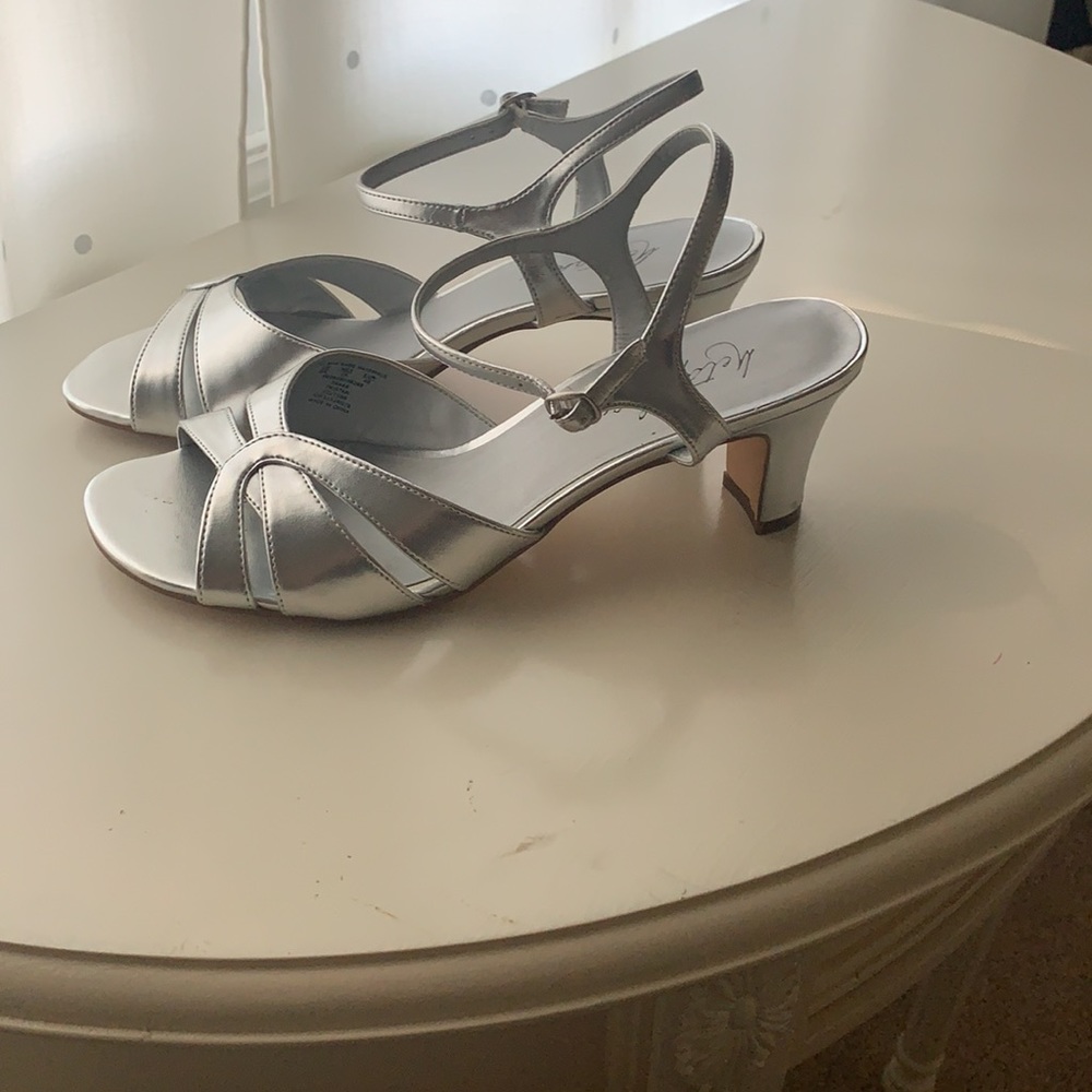 Silver sandals - Picture 3 of 4